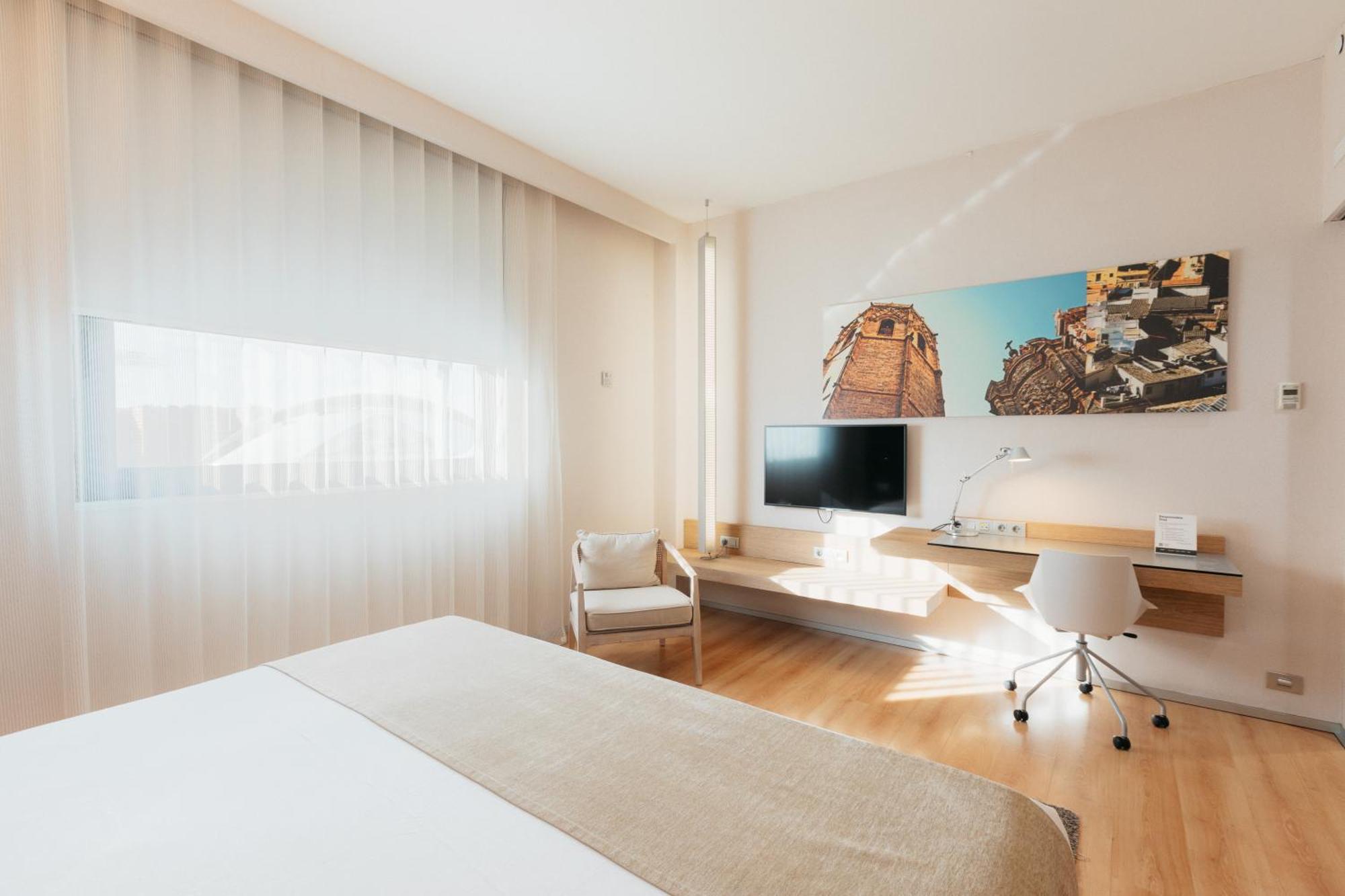 Deluxe Double or Twin Room Views